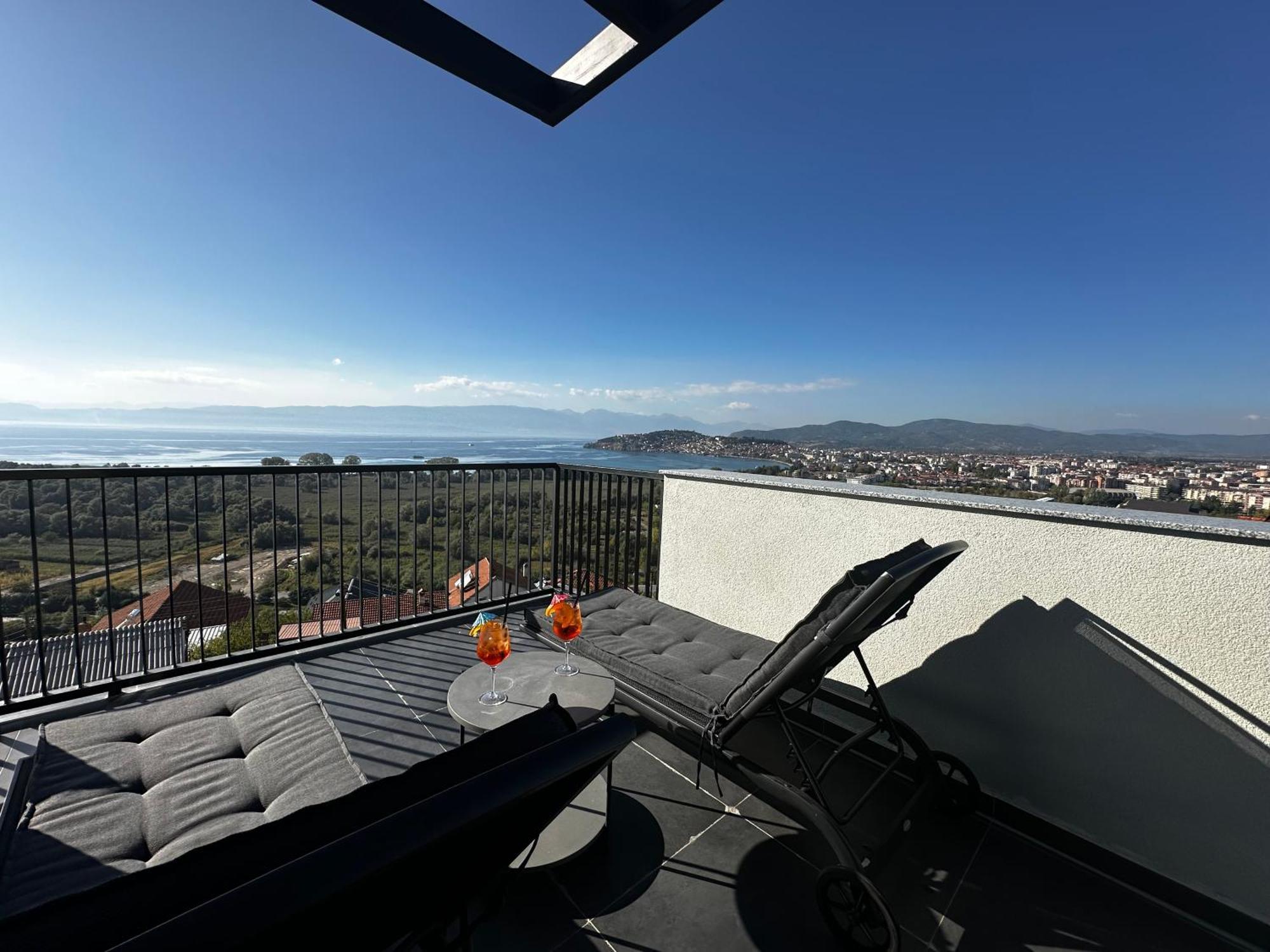 La Vista Luxury Villa โอครีด ภายนอก รูปภาพ