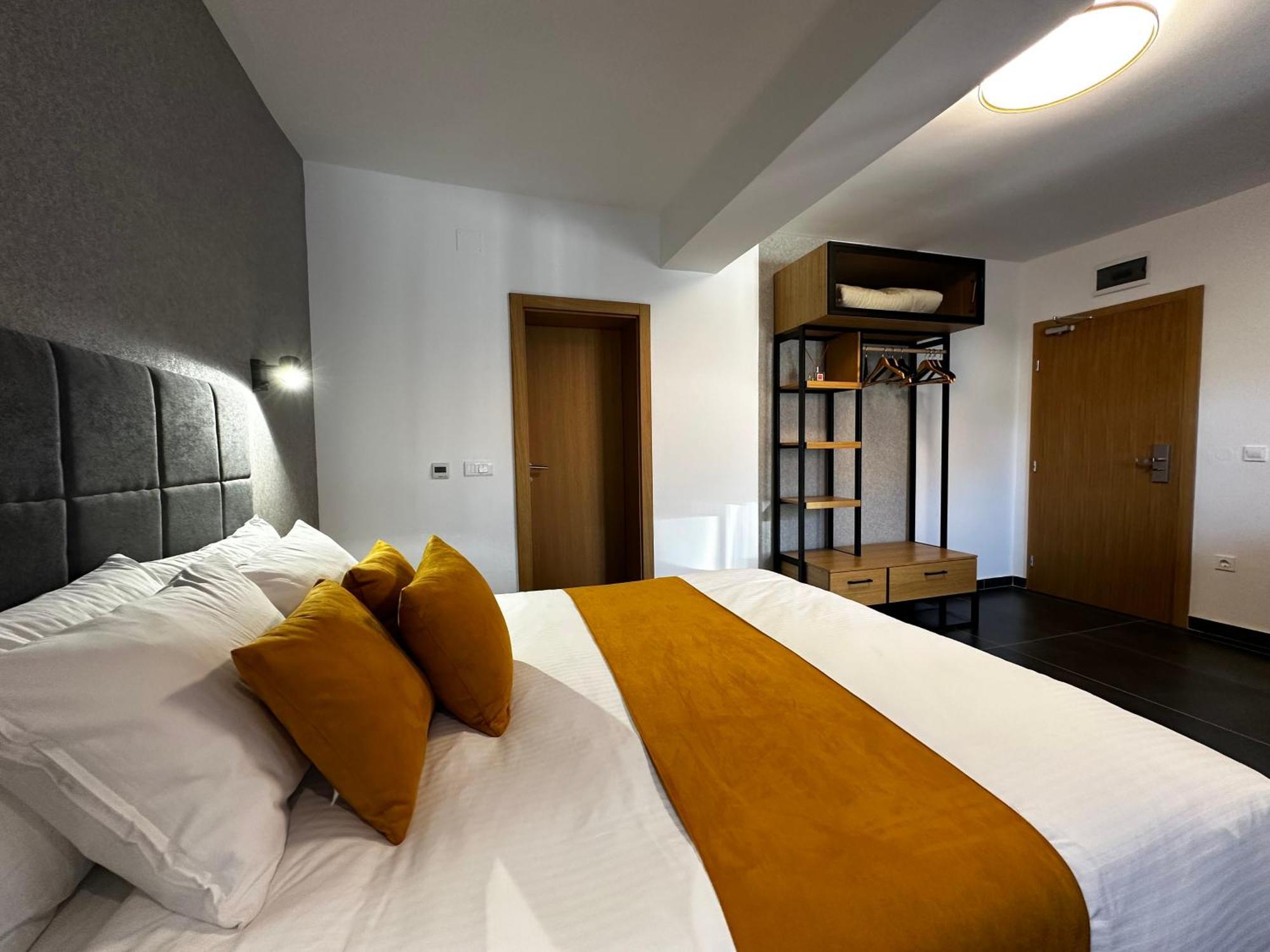 La Vista Luxury Villa โอครีด ภายนอก รูปภาพ